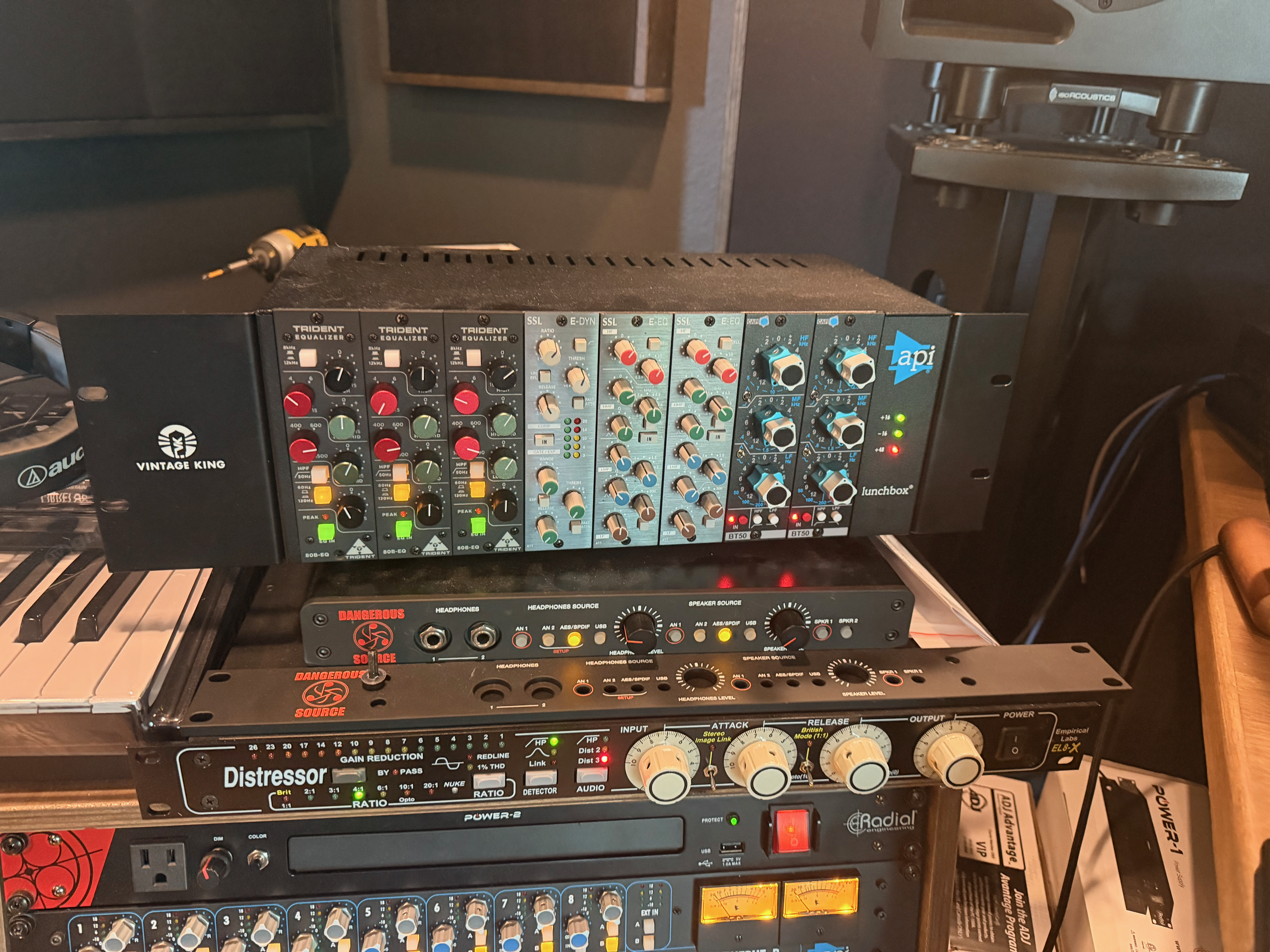 Boutique Outboard Tracking Racks Close-Up